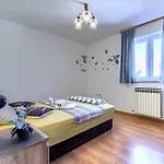 Soriso By Interhome モトヴン